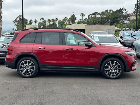 Used 2024 Mercedes-Benz EQB 300 4MATIC image 2