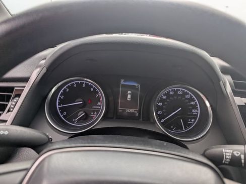 Used 2019 Toyota Camry LE FWD image 19