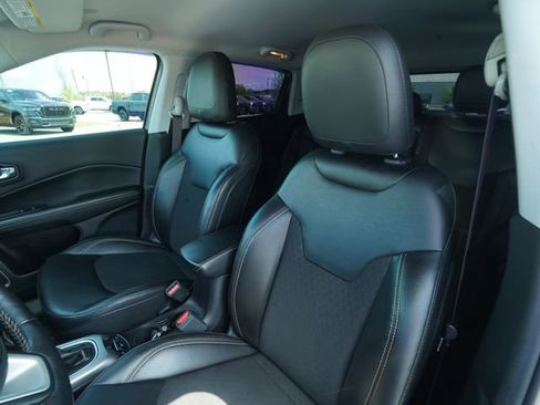 Used 2020 Jeep Compass Latitude w/ Cold Weather Group AWD/4WD image 35
