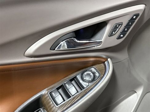 Used 2018 Chevrolet Malibu Premier w/ Premier Sun and Wheel Package image 22