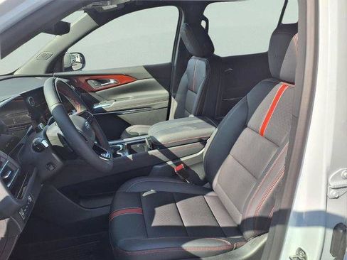 New 2026 Chevrolet Traverse RS w/ LPO, Floor Liner Package AWD/4WD image 18