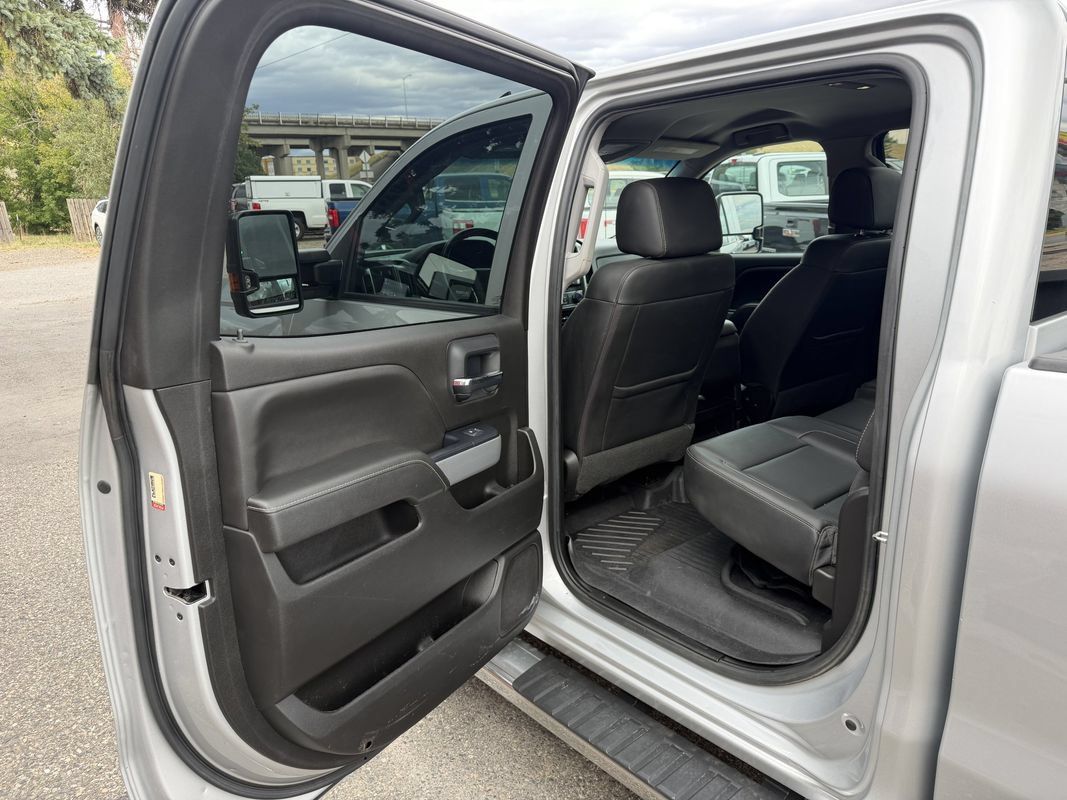 Used 2018 Chevrolet Silverado 3500 LT w/ LT Convenience Package AWD/4WD image 8