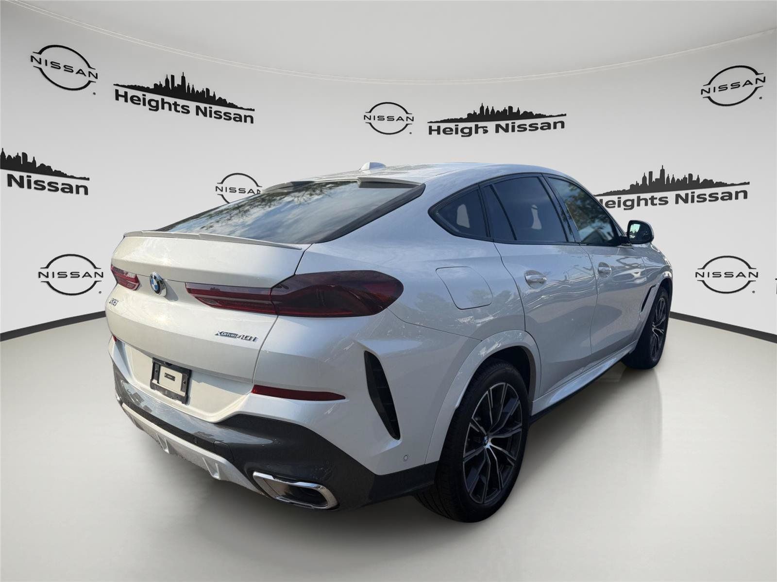 Used 2026 BMW X6 xDrive40i w/ Climate Comfort Package AWD/4WD image 5