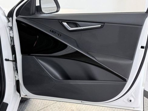 Used 2023 Kia Niro EX image 13