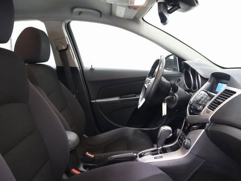 Used 2014 Chevrolet Cruze LT image 21