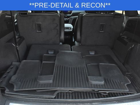 Used 2024 Cadillac XT6 Sport w/ LPO, Floor Liner Package AWD/4WD image 16
