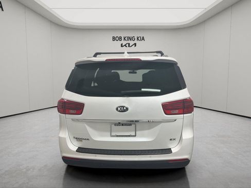 Used 2019 Kia Sedona EX FWD image 4