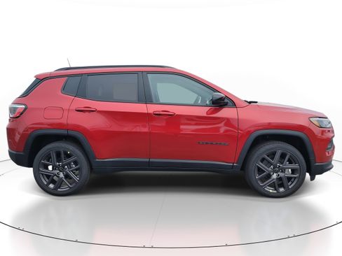 New 2026 Jeep Compass Latitude image 5