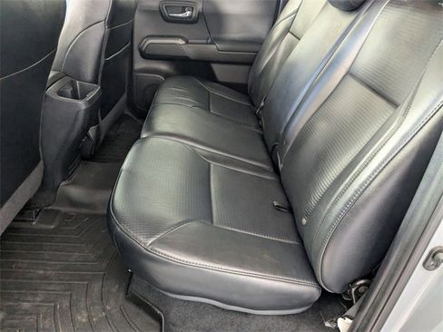 Used 2019 Toyota Tacoma TRD Off-Road w/ TRD Premium Off Road Package image 26