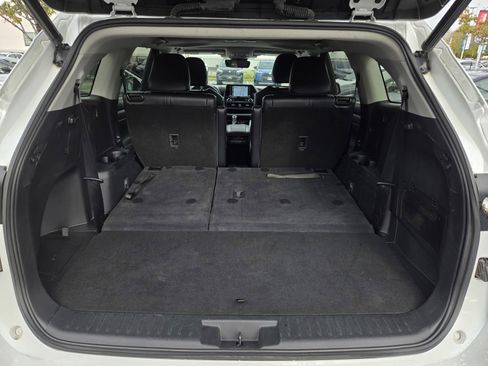 Certified 2022 Toyota Highlander XLE image 27