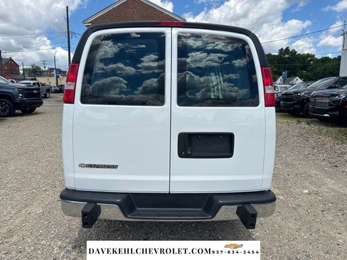 Used 2019 Chevrolet Express 2500 w/ Driver Convenience Package RWD image 5