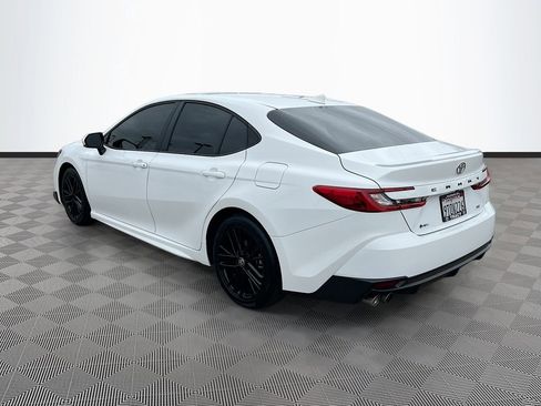 Used 2025 Toyota Camry SE FWD image 5
