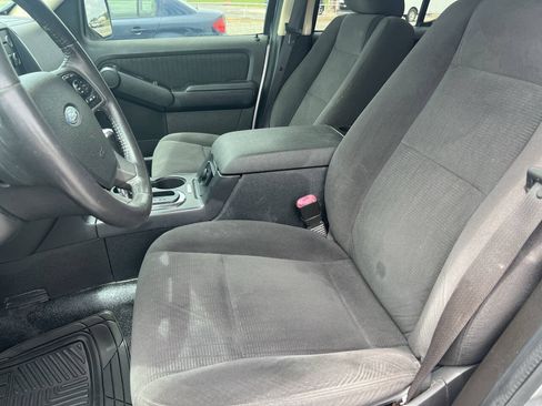 Used 2010 Ford Explorer Sport Trac XLT RWD image 6