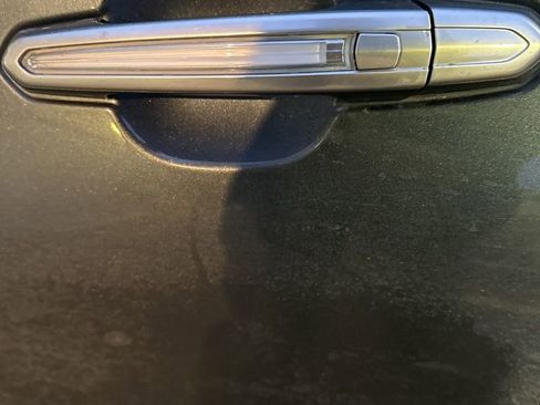 Used 2019 Cadillac XT4 Premium Luxury image 9