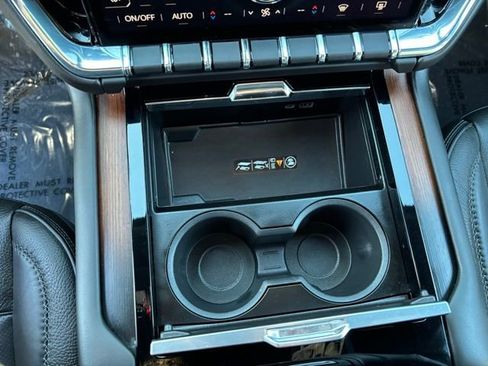 Certified 2025 GMC Yukon Denali image 23