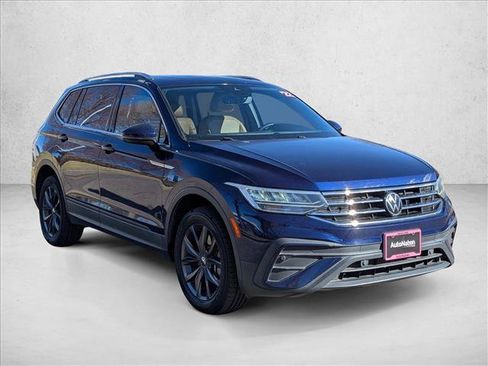 Used 2022 Volkswagen Tiguan SE image 3