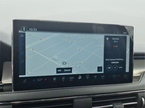 Used 2024 Lincoln Corsair AWD w/ Equipment Group 101A image 17