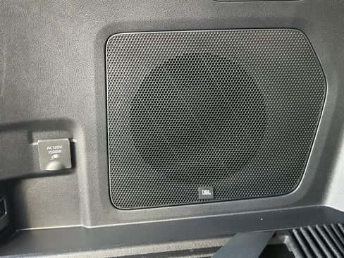 Used 2024 Toyota Highlander Platinum AWD/4WD image 26