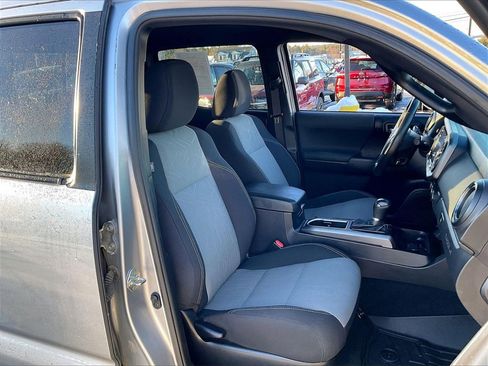 Used 2020 Toyota Tacoma TRD Sport image 10