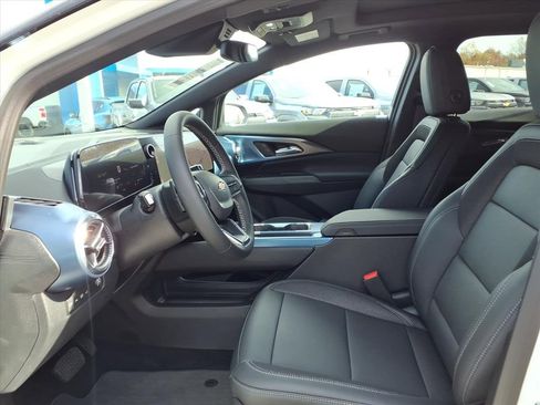 New 2026 Chevrolet Equinox EV LT image 11