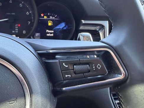 Certified 2024 Porsche Macan AWD/4WD image 30