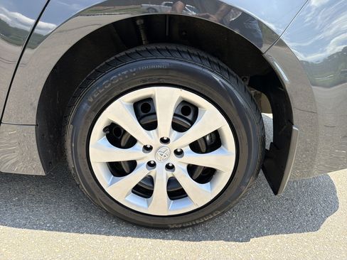 Used 2025 Toyota Corolla LE FWD image 18