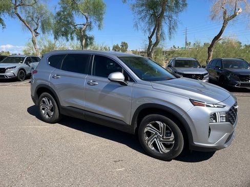 Used 2023 Hyundai Santa Fe SE image 6