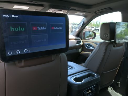 Used 2023 Chevrolet Tahoe High Country w/ Advanced Technology Package image 9