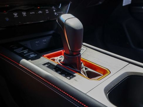 New 2026 Nissan Kicks SR FWD image 31