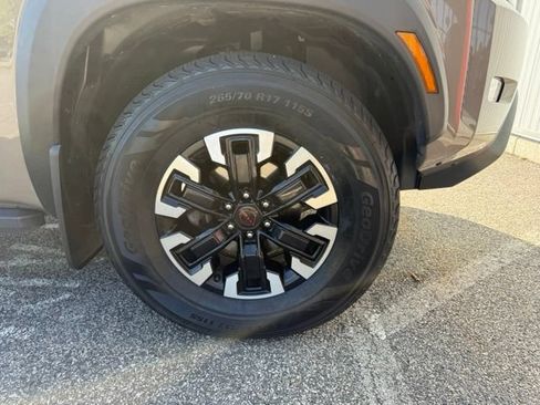 Certified 2023 Nissan Frontier PRO-4X w/ Pro Convenience Package AWD/4WD image 11