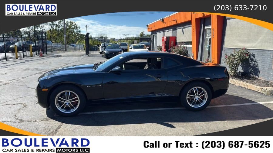 Used 2011 Chevrolet Camaro LS RWD image 4