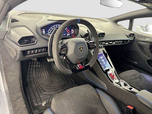 Used 2024 Lamborghini Huracan Tecnica image 9