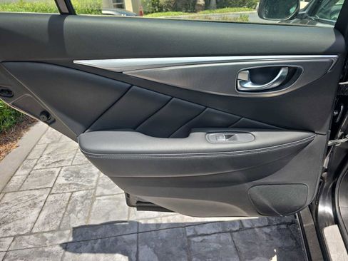 Used 2015 INFINITI Q50 Premium w/ Navigation Package AWD/4WD image 10