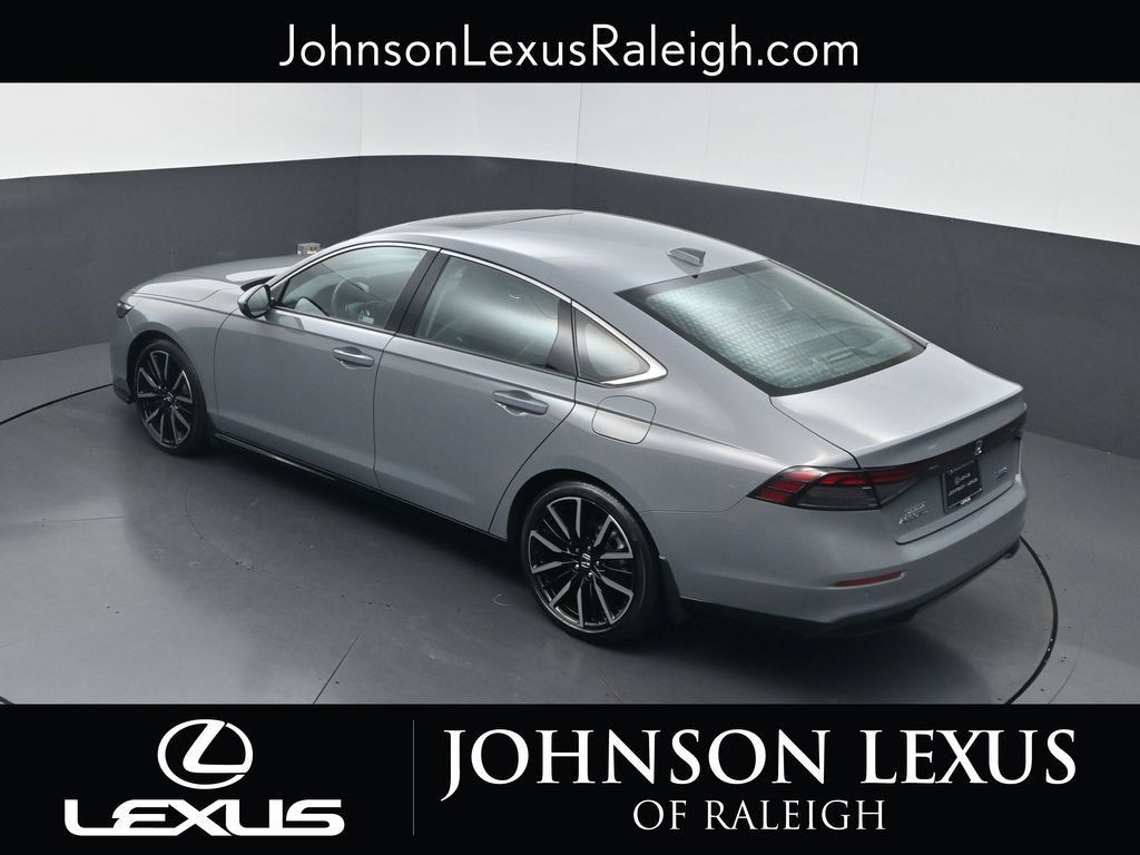Used 2023 Honda Accord Touring image 25