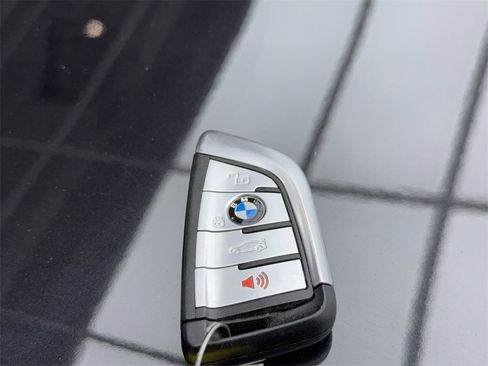 Used 2022 BMW X5 M50i image 64