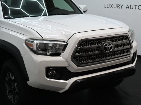 Used 2016 Toyota Tacoma TRD Off-Road w/ Towing Package AWD/4WD image 8