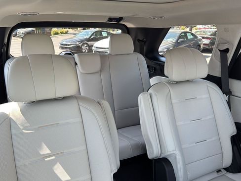 Certified 2026 Hyundai Palisade Calligraphy AWD/4WD image 18