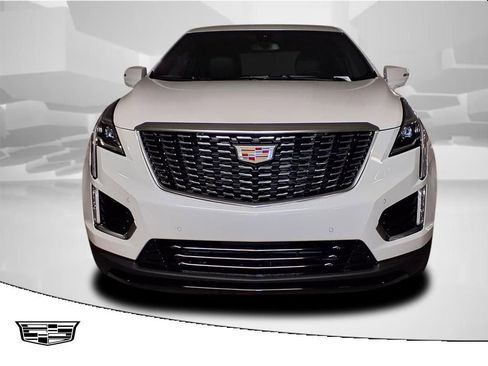 New 2026 Cadillac XT5 Luxury image 2