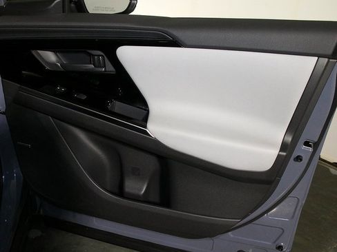 Used 2023 Subaru Solterra AWD image 36