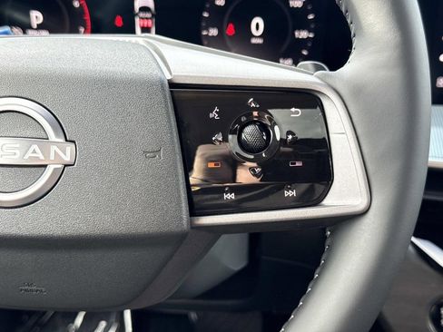 Used 2025 Nissan Murano SL AWD/4WD image 9