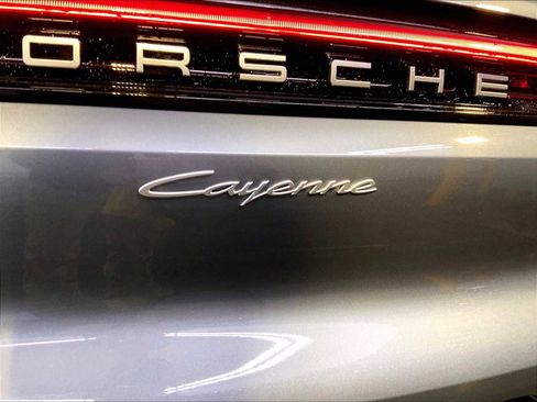 New 2026 Porsche Cayenne AWD/4WD image 19
