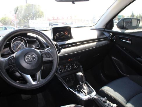 Used 2018 Toyota Yaris iA FWD image 24