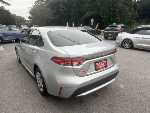 Used 2021 Toyota Corolla LE FWD image 7