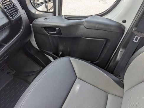 Used 2024 RAM ProMaster 2500 w/ Convenience Group FWD image 18