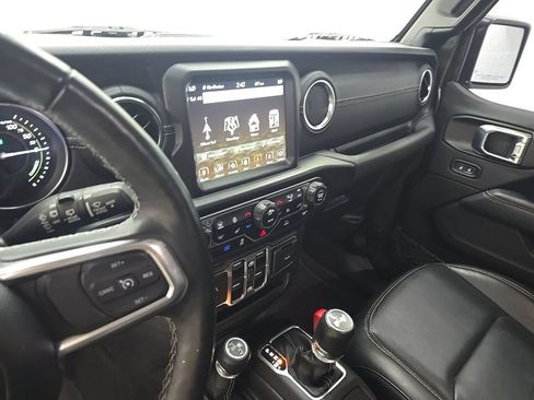 Used 2021 Jeep Wrangler Unlimited Sahara w/ Cold Weather Group AWD/4WD image 6