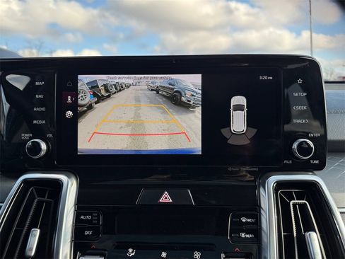 Certified 2023 Kia Sorento SX image 18