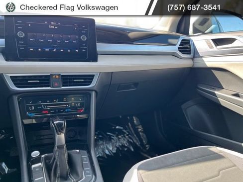 New 2026 Volkswagen Taos SE FWD image 29