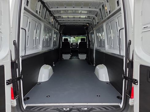 New 2026 Mercedes-Benz Sprinter 2500 image 11