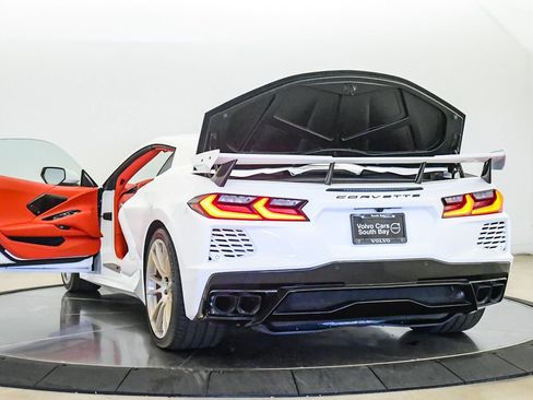 Used 2023 Chevrolet Corvette Stingray Premium Conv w/ Z51 Performance Package RWD image 32