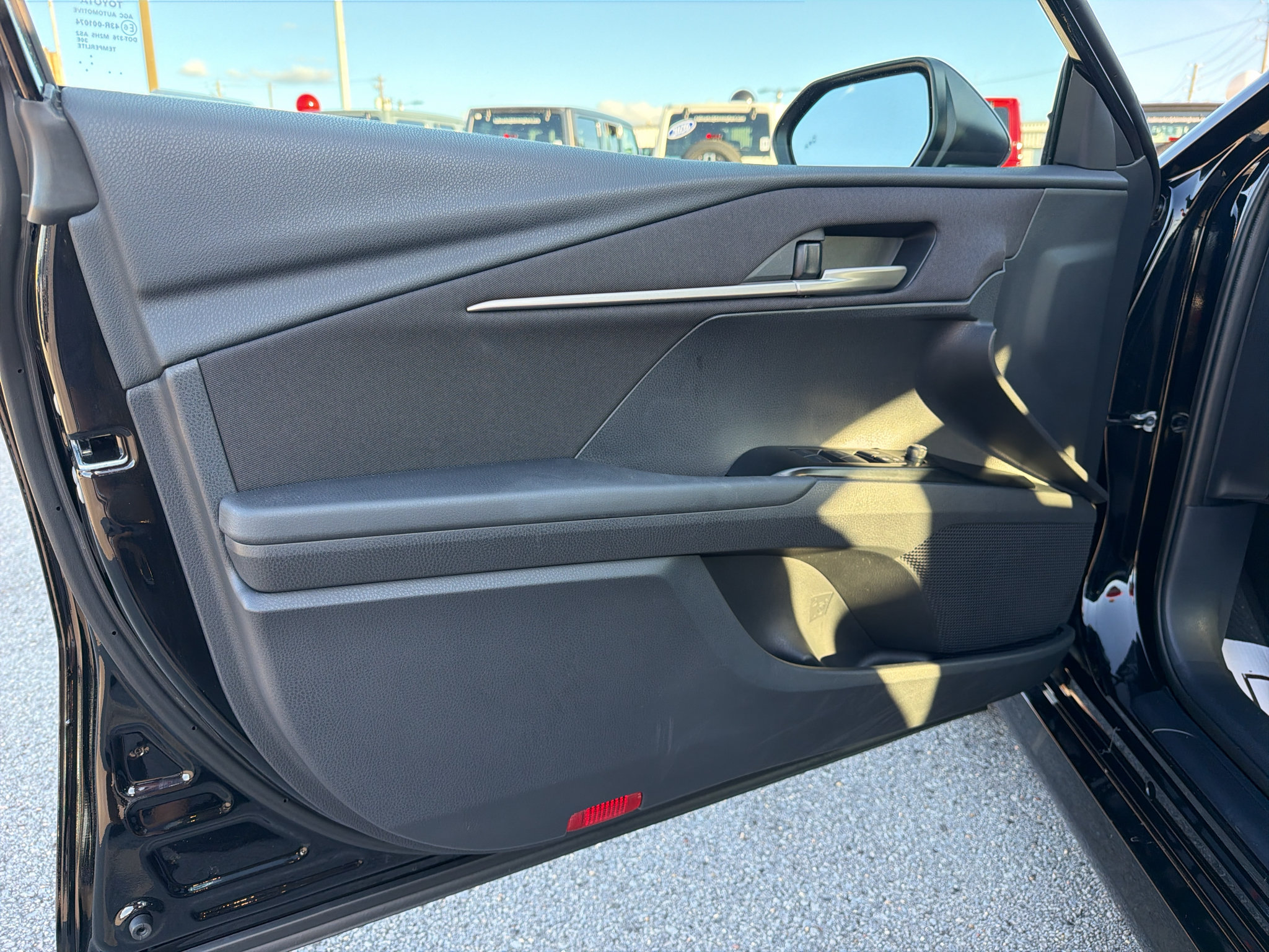 Used 2025 Toyota Camry LE FWD image 15